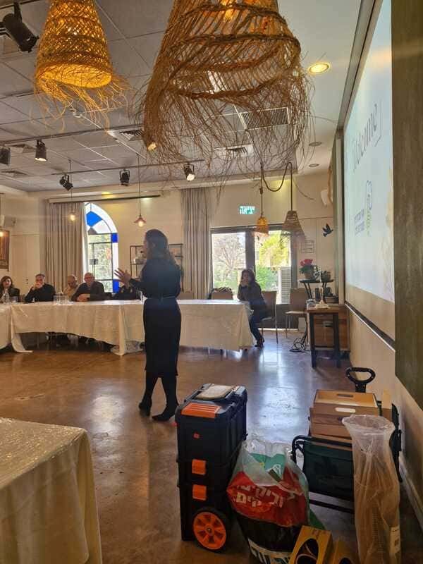 הודיה גונן מעבירה סדנאות יחודיות לפיתוח צוותים בעסקים, חברות, וצוותי הנהלה